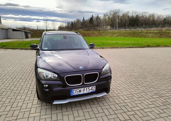 BMW X1 cena 33900 przebieg: 263500, rok produkcji 2011 z Żarów małe 407